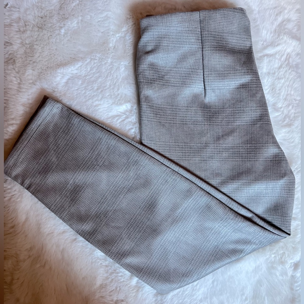 NWT Tahari Gray Skinny Pants